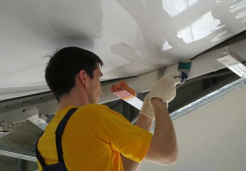 Натяжные потолки 10 кв м. Сколько в среднем стоит натянуть натяжной потолок