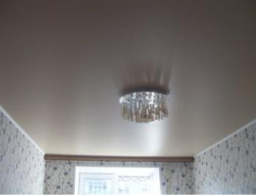 Натяжной потолок глянцевый или матовый форум. Выбираем, какой натяжной потолок лучше глянцевый или матовый: виды, особенности, цены