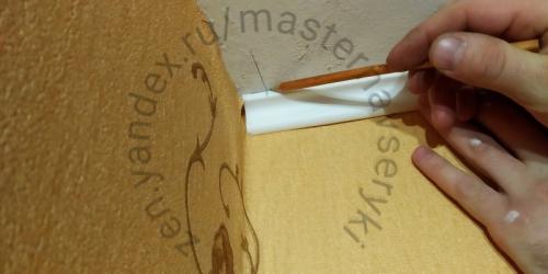 Как клеить потолочный плинтус в углах. Выбор материала и расчет количества плинтусов 11 Как клеить потолочный плинтус в углах. Выбор материала и расчет количества плинтусов 11
