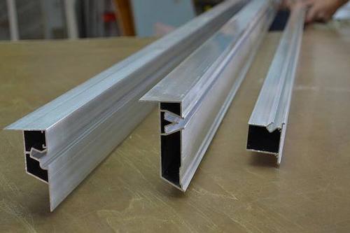 Размер потолочного багета для натяжного потолка. Что собой представляют багеты для натяжных потолков?