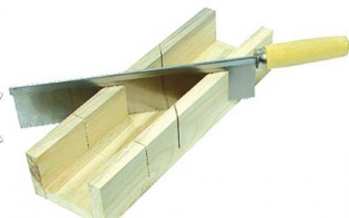 Можно ли клеить потолочный плинтус на натяжной потолок. Клеим сами