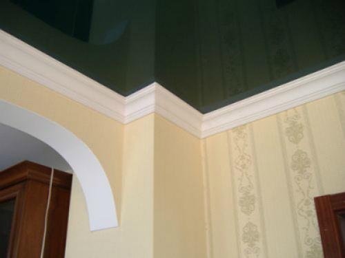 Натяжной потолок с багетом. Потолочный багет для кулачкового крепления натяжных потолков 02