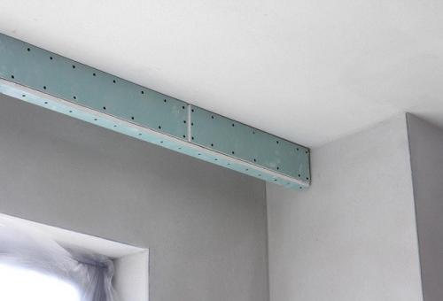 Декоративный карниз для натяжного потолка. Как крепить гардины к натяжным потолкам