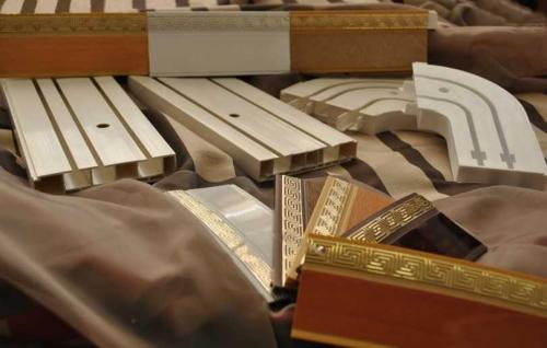 Карниз для штор потолочный однорядный. Потолочный карниз: ТОП-160 фото-обзоров разновидностей. Особенности установки, идеи дизайна в интерьере