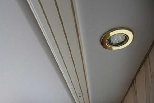 Карниз для штор потолочный однорядный. Потолочный карниз: ТОП-160 фото-обзоров разновидностей. Особенности установки, идеи дизайна в интерьере