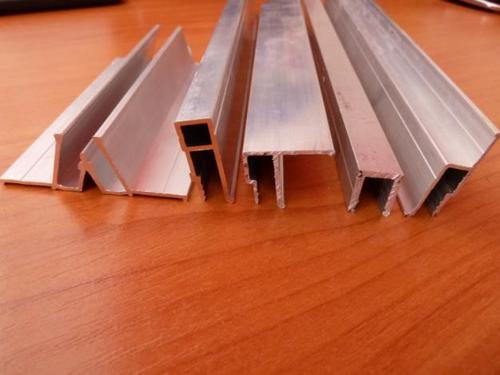 Какие бывают багеты для натяжных потолков. Виды потолочного багета