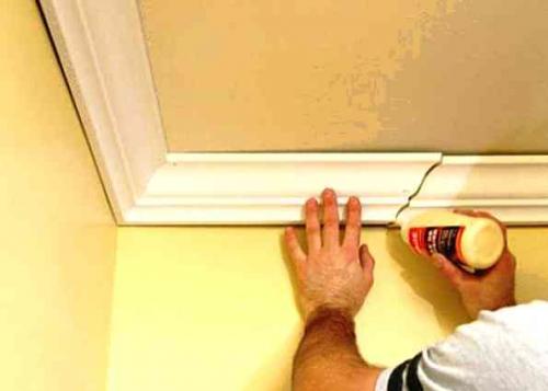 Как стыковать плинтуса на потолке. Как стыковать потолочный плинтус без перекосов