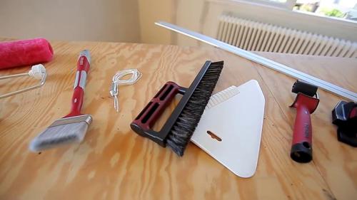 Как поклеить обои. Как клеить обои правильно: нюансы подготовки основы и подробное описание процесса работ