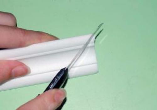 Как обрезать и поклеить багеты Без стусла. С использованием стусла 06