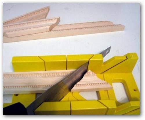 Как обрезать и поклеить багеты Без стусла. С использованием стусла 19