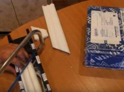 Угол на потолочном плинтусе. Виды потолочных и напольных плинтусов, выбор инструментов 32 Угол на потолочном плинтусе. Виды потолочных и напольных плинтусов, выбор инструментов 32