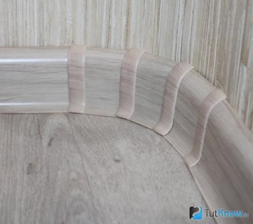 Как сделать угол на потолочном плинтусе своими руками. Как резать потолочный плинтус: работа с помощью стусла или без инструмента 05 Как сделать угол на потолочном плинтусе своими руками. Как резать потолочный плинтус: работа с помощью стусла или без инструмента 05