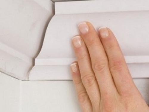 Рассмотрим, как стыковать потолочный плинтус. Особенности состыковки потолочного плинтуса 17 Рассмотрим, как стыковать потолочный плинтус. Особенности состыковки потолочного плинтуса 17