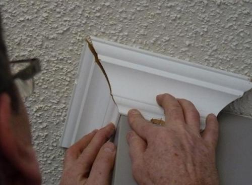 Рассмотрим, как стыковать потолочный плинтус. Особенности состыковки потолочного плинтуса