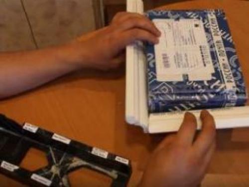 Как правильно обрезать углы на потолочном плинтусе. Чем резать? 19 Как правильно обрезать углы на потолочном плинтусе. Чем резать? 19