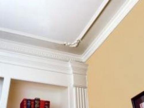 Как правильно обрезать углы на потолочном плинтусе. Чем резать? 17 Как правильно обрезать углы на потолочном плинтусе. Чем резать? 17