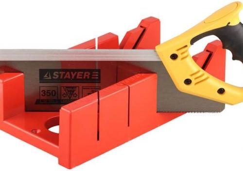 Как клеить широкий потолочный плинтус в углах. Порядок выполнения работ