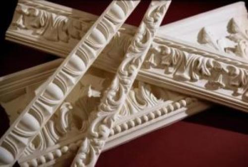 Как крепить багет поверх обоев. Виды потолочных плинтусов 03 Как крепить багет поверх обоев. Виды потолочных плинтусов 03