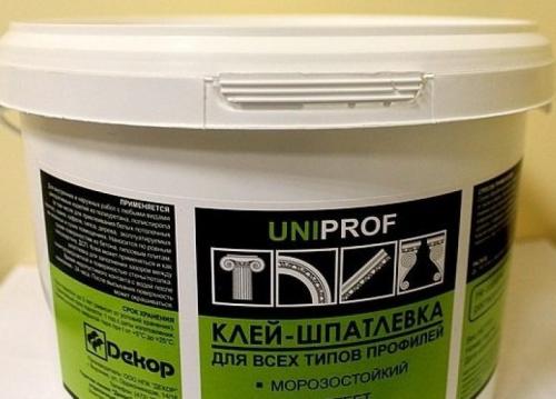 Чем приклеить багет к обоям на стене. Пошаговый инструктаж 03