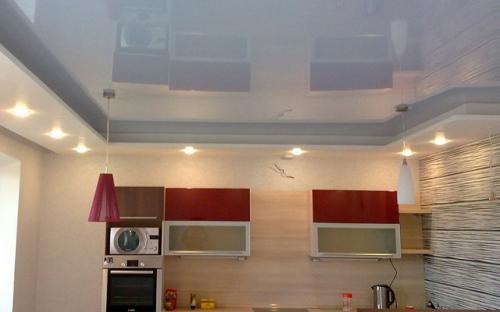 Натяжной потолок с отступом от стены. Факторы, влияющие на величину отступа от потолка до натяжного потолка