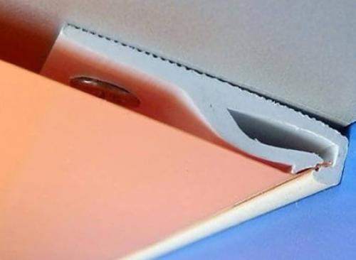 На сколько опускается натяжной потолок. Дистанция между черновой и декоративной поверхностями 06 На сколько опускается натяжной потолок. Дистанция между черновой и декоративной поверхностями 06