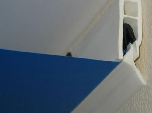 На сколько опускается натяжной потолок. Дистанция между черновой и декоративной поверхностями 01 На сколько опускается натяжной потолок. Дистанция между черновой и декоративной поверхностями 01