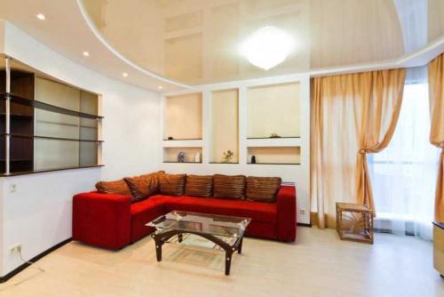 Как помыть натяжной потолок — подробная инструкция, как и чем помыть потолок без разводов