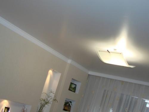 Cколько см натяжной потолок от потолка. Высокие помещения 03