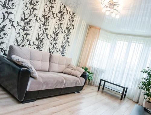 В какое время делать натяжной потолок. Специфика натяжных потолочных систем 05