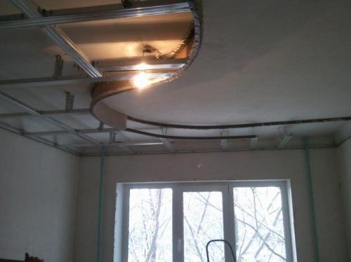 В какое время делать натяжной потолок. Специфика натяжных потолочных систем 06