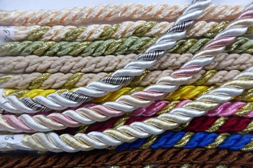 Вставка для натяжного потолка. Шнуры