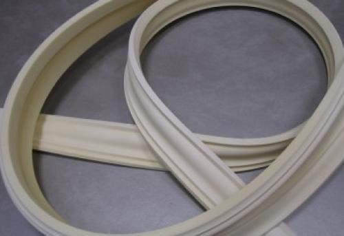 Натяжной потолок с плинтусом. Все о монтаже и ремонте потолков своими руками