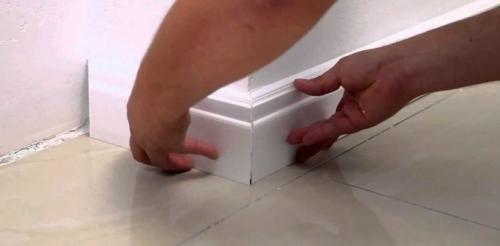 Стыковочный клей для плинтуса из дюрополимера. Клей для полиуретановых плинтусов