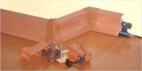 Стыковка напольного плинтуса в углах своими руками. О пластике подробнее