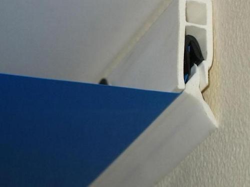 Потолочный плинтус в ванной на кафель и потолок. Потолочный плинтус для ванной комнаты 05 Потолочный плинтус в ванной на кафель и потолок. Потолочный плинтус для ванной комнаты 05